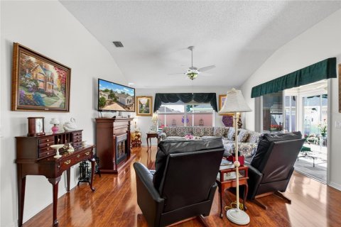 House in The Villages, Florida 3 bedrooms, 148.83 sq.m. № 2117445 - photo 7