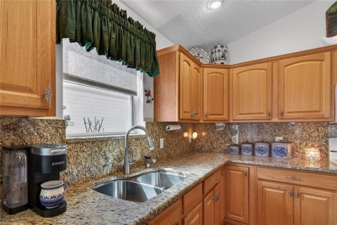 House in The Villages, Florida 3 bedrooms, 148.83 sq.m. № 2117445 - photo 14
