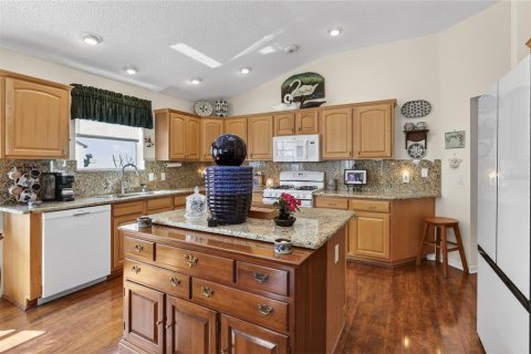 House in The Villages, Florida 3 bedrooms, 148.83 sq.m. № 2117445 - photo 12