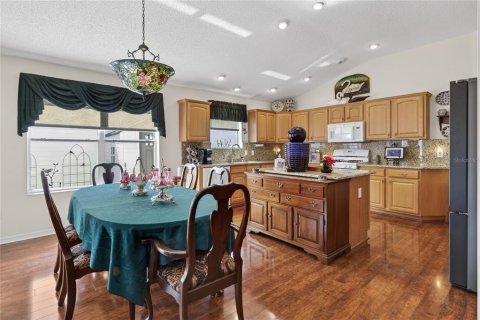 House in The Villages, Florida 3 bedrooms, 148.83 sq.m. № 2117445 - photo 10