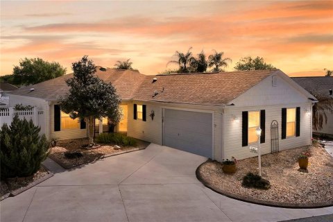 House in The Villages, Florida 3 bedrooms, 148.83 sq.m. № 2117445 - photo 3