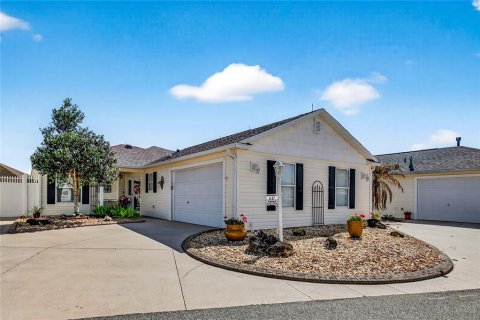 Casa en The Villages, Florida 3 dormitorios, 148.83 m2 № 2117445