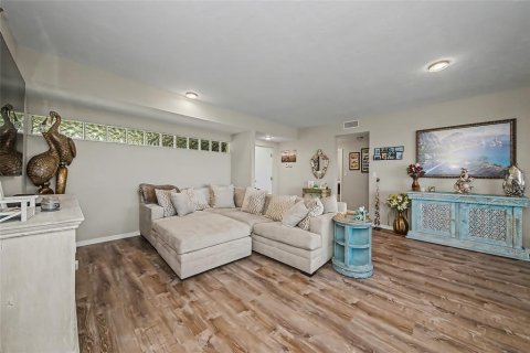 Copropriété à louer à Sarasota, Floride: 2 chambres, 157.47 m2 № 2109997 - photo 8