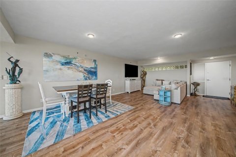 Copropriété à louer à Sarasota, Floride: 2 chambres, 157.47 m2 № 2109997 - photo 14