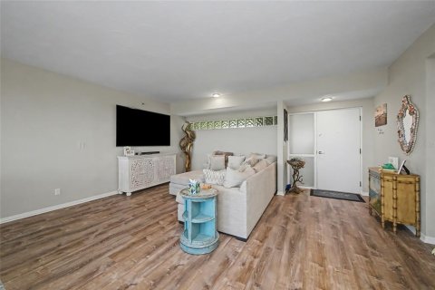 Copropriété à louer à Sarasota, Floride: 2 chambres, 157.47 m2 № 2109997 - photo 10