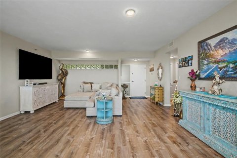 Copropriété à louer à Sarasota, Floride: 2 chambres, 157.47 m2 № 2109997 - photo 9