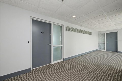 Copropriété à louer à Sarasota, Floride: 2 chambres, 157.47 m2 № 2109997 - photo 5
