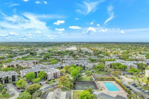 Condo in Miami, Florida, 3 bedrooms  № 2068649 - photo 24