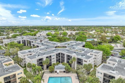 Condo in Miami, Florida, 3 bedrooms  № 2068649