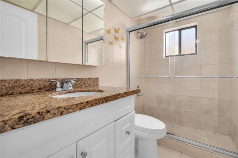 Condo in Miami, Florida, 3 bedrooms  № 2068649 - photo 18