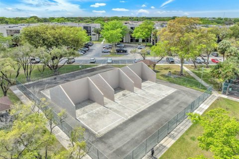 Condo in Miami, Florida, 3 bedrooms  № 2068649 - photo 20