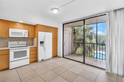 Condo in Miami, Florida, 3 bedrooms  № 2068649 - photo 5