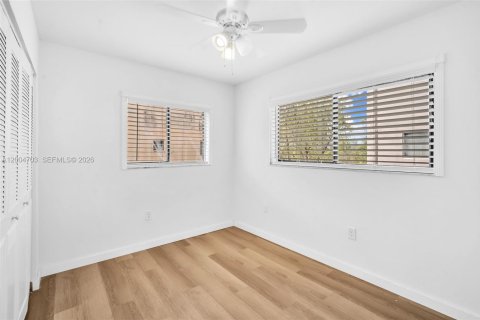 Condo in Miami, Florida, 3 bedrooms  № 2068649 - photo 14