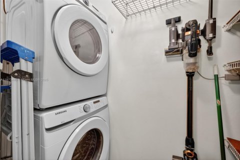 Townhouse in Fort Lauderdale, Florida 3 bedrooms, 129.23 sq.m. № 1929530 - photo 22