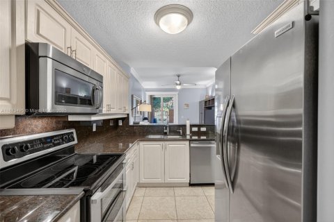 Townhouse in Fort Lauderdale, Florida 3 bedrooms, 129.23 sq.m. № 1929530 - photo 20