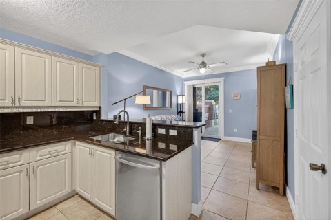Townhouse in Fort Lauderdale, Florida 3 bedrooms, 129.23 sq.m. № 1929530 - photo 17