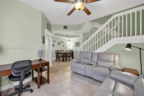 Townhouse in Fort Lauderdale, Florida 3 bedrooms, 129.23 sq.m. № 1929530 - photo 12