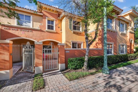 Townhouse in Fort Lauderdale, Florida 3 bedrooms, 129.23 sq.m. № 1929530 - photo 4