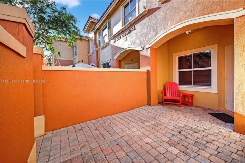 Townhouse in Fort Lauderdale, Florida 3 bedrooms, 129.23 sq.m. № 1929530 - photo 9