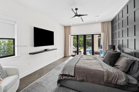 House in Coral Gables, Florida 4 bedrooms, 335.38 sq.m. № 2153223 - photo 22