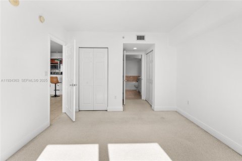 Copropriété à vendre à Miami, Floride: 1 chambre, 73.58 m2 № 1986361 - photo 11