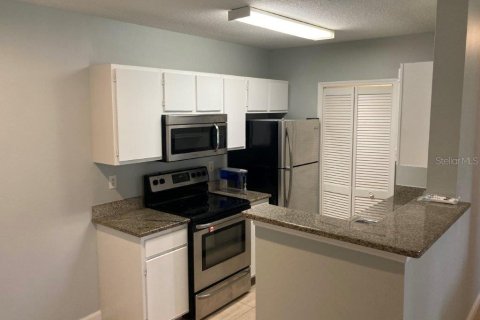 Condo in Orlando, Florida, 2 bedrooms  № 2211845 - photo 4