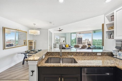 Condominio en alquiler en Sarasota, Florida, 3 dormitorios, 167.97 m2 № 2219438 - foto 29