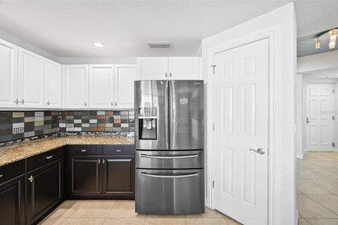 Condominio en alquiler en Sarasota, Florida, 3 dormitorios, 167.97 m2 № 2219438 - foto 28