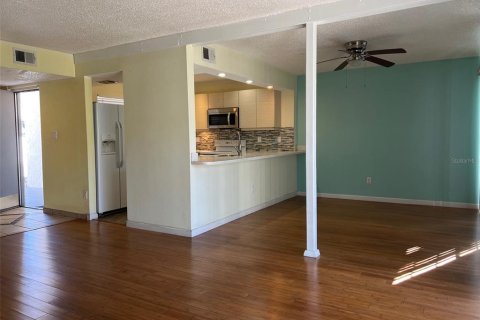 Copropriété à louer à Clearwater, Floride: 3 chambres, 118.36 m2 № 2105205 - photo 4