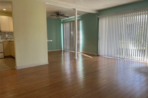 Copropriété à louer à Clearwater, Floride: 3 chambres, 118.36 m2 № 2105205 - photo 3