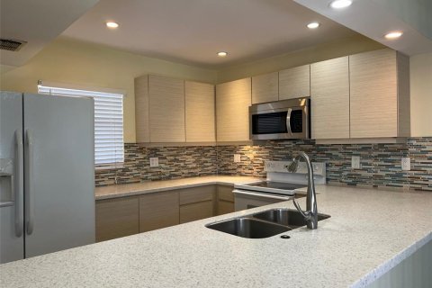 Copropriété à louer à Clearwater, Floride: 3 chambres, 118.36 m2 № 2105205 - photo 5