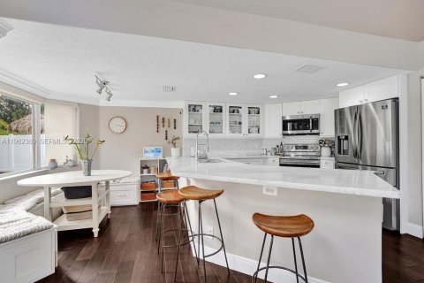 House in Parkland, Florida 4 bedrooms, 227.61 sq.m. № 2033563 - photo 11