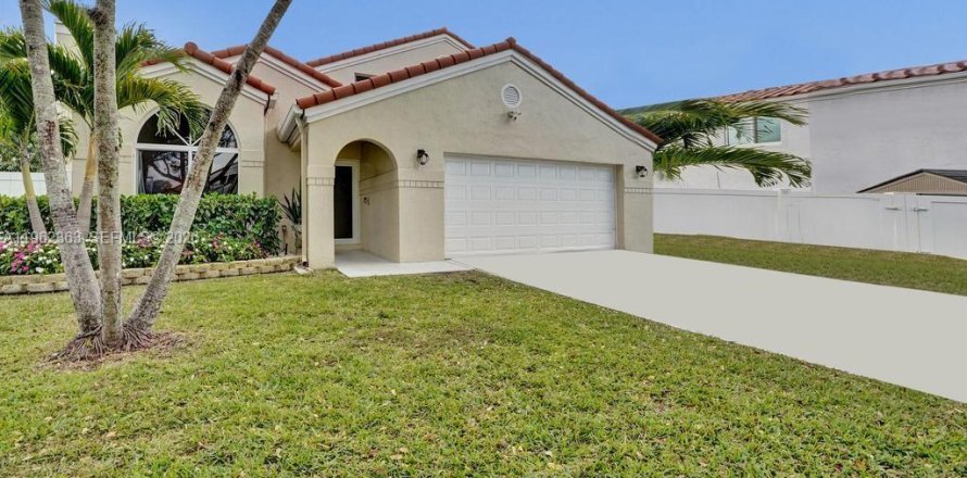 House in Parkland, Florida 4 bedrooms, 227.61 sq.m. № 2033563