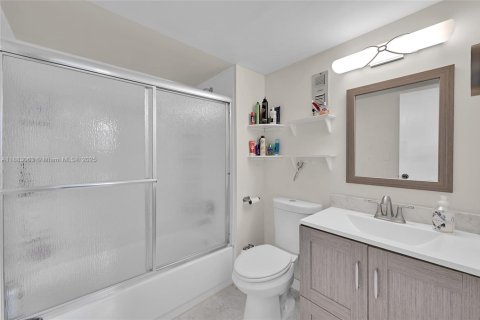 Condominio en venta en Fort Lauderdale, Florida, 2 dormitorios, 86.21 m2 № 2034471 - foto 27