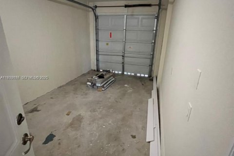 Снять в аренду таунхаус в Хомстед, Флорида 4 спальни, 150.13м2, № 1991910 - фото 20