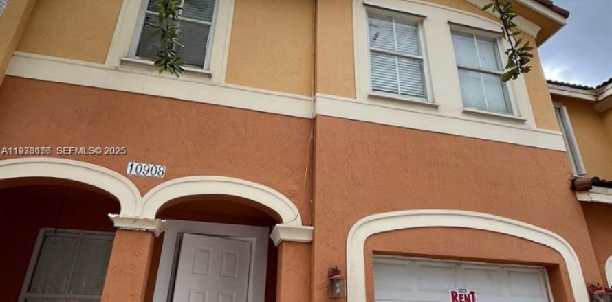 Таунхаус в Хомстед, Флорида 4 спальни, 150.13м2 № 1991910