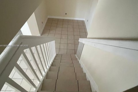 Снять в аренду таунхаус в Хомстед, Флорида 4 спальни, 150.13м2, № 1991910 - фото 17
