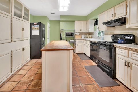 House in DeLand, Florida 3 bedrooms, 167.69 sq.m. № 1851465 - photo 9