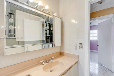 Купить виллу или дом в Хайалиа, Флорида 1 комната, 160.81м2, № 1888005 - фото 18