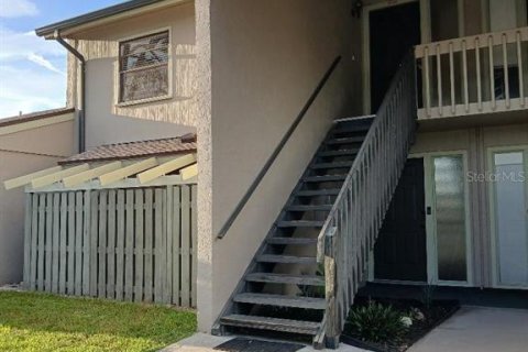 Condo in Sarasota, Florida, 2 bedrooms  № 1908940 - photo 1