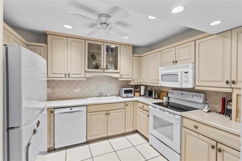Condo in Sarasota, Florida, 3 bedrooms  № 2239842 - photo 15