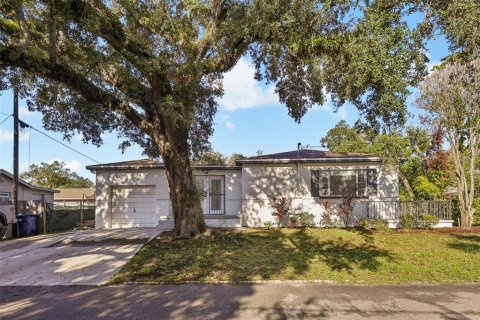 Casa en Tampa, Florida 3 dormitorios, 117.24 m2 № 2371111