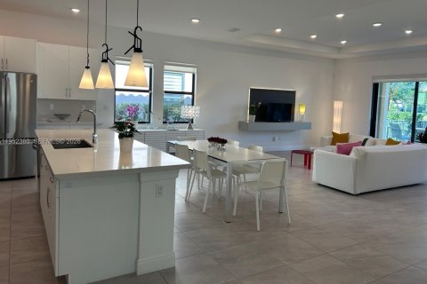 Купить виллу или дом в Паркленд, Флорида 3 спальни, 212.47м2, № 2006689 - фото 5