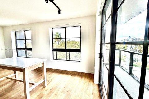 Снять в аренду кондоминиум в Норт-Майами, Флорида 3 спальни, 138.7м2, № 2041371 - фото 9