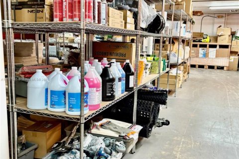 Купить коммерческую недвижимость в Майами-Гарденс, Флорида № 1959028 - фото 20