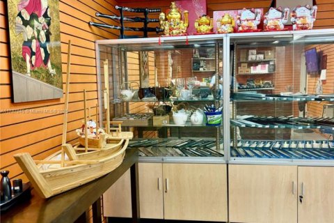 Купить коммерческую недвижимость в Майами-Гарденс, Флорида № 1959028 - фото 6