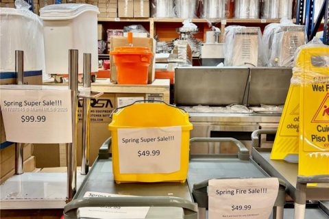 Купить коммерческую недвижимость в Майами-Гарденс, Флорида № 1959028 - фото 13