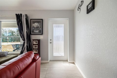 House in Moore Haven, Florida 2 bedrooms, 90.58 sq.m. № 2001133 - photo 7