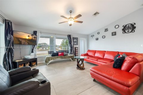 House in Moore Haven, Florida 2 bedrooms, 90.58 sq.m. № 2001133 - photo 11