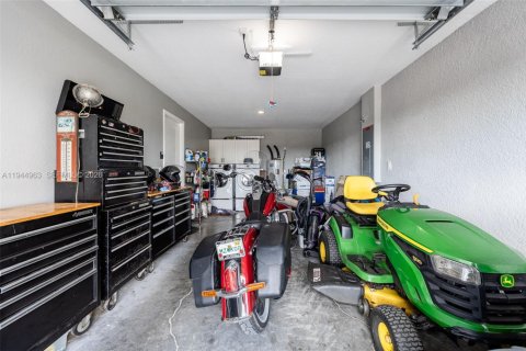 House in Moore Haven, Florida 2 bedrooms, 90.58 sq.m. № 2001133 - photo 22